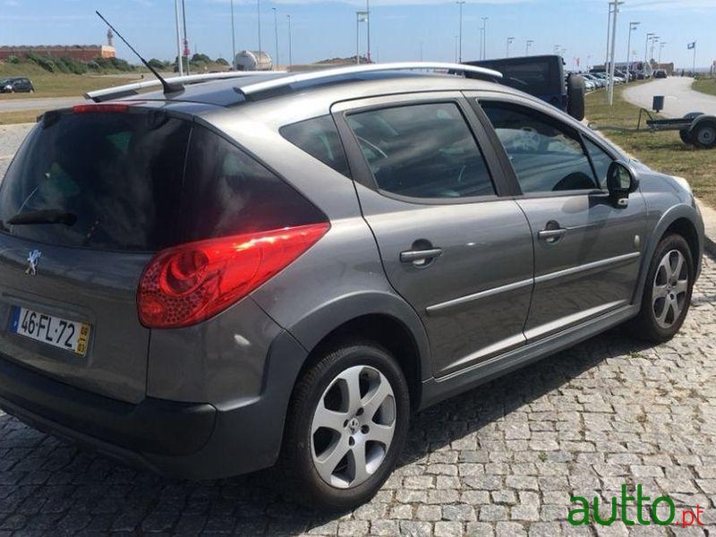 2008' Peugeot 207 Sw photo #2