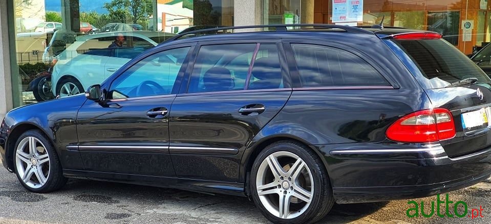 2008' Mercedes-Benz E-200 photo #6