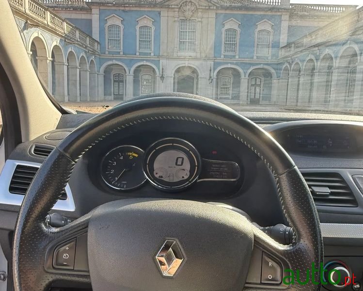 2013' Renault Megane Sport Tourer photo #6