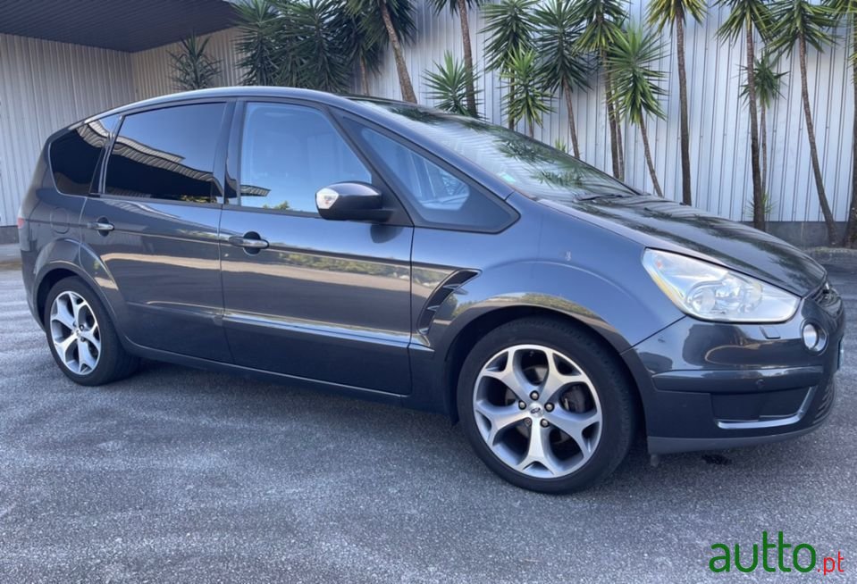 2008' Ford S-Max photo #3