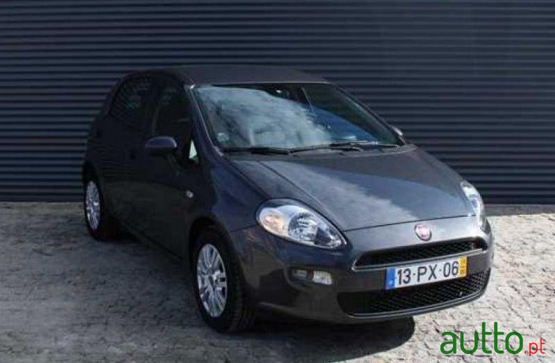 2015' Fiat Punto photo #1