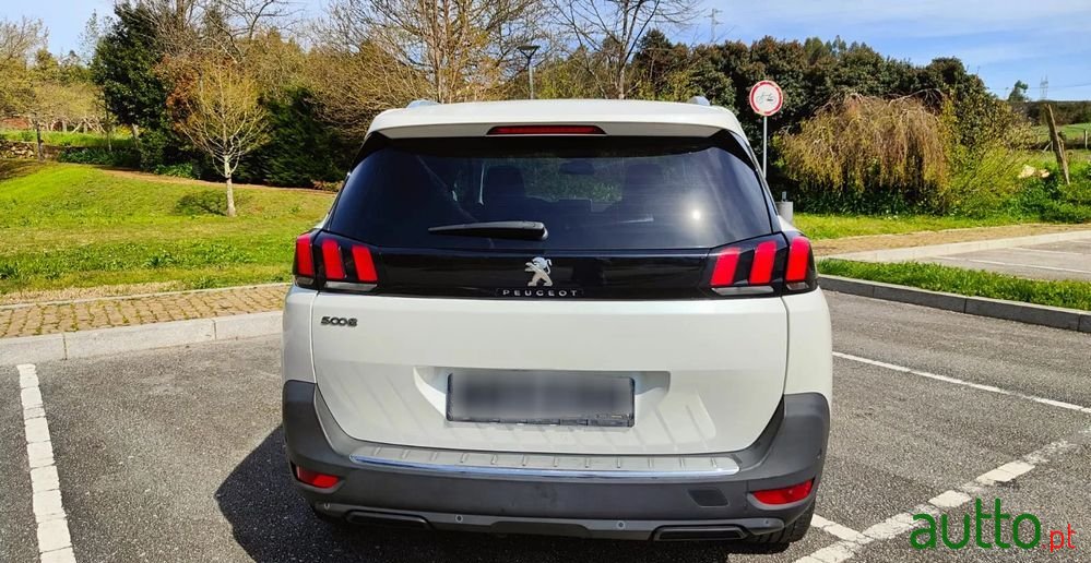 2018' Peugeot 5008 photo #6