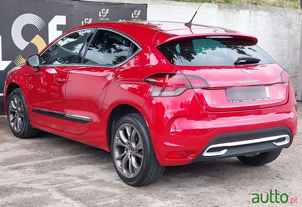 2011' Citroen DS4 photo #6