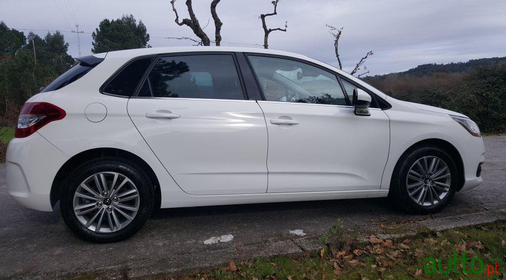 2012' Citroen C4 1.6 e-HDi Seduction photo #3