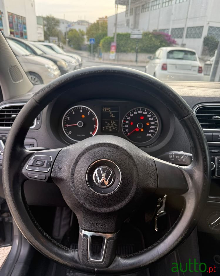 2010' Volkswagen Polo 1.2 Confortline photo #5