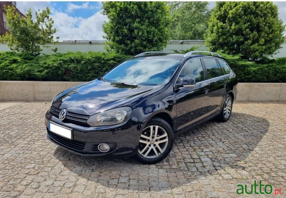 2009' Volkswagen Golf photo #1