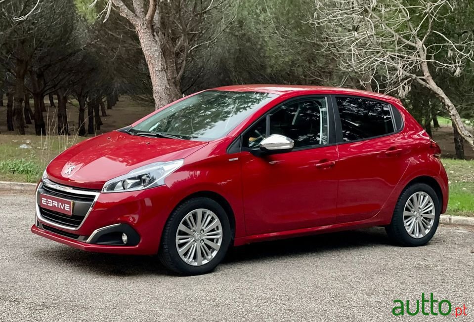 2017' Peugeot 208 photo #3