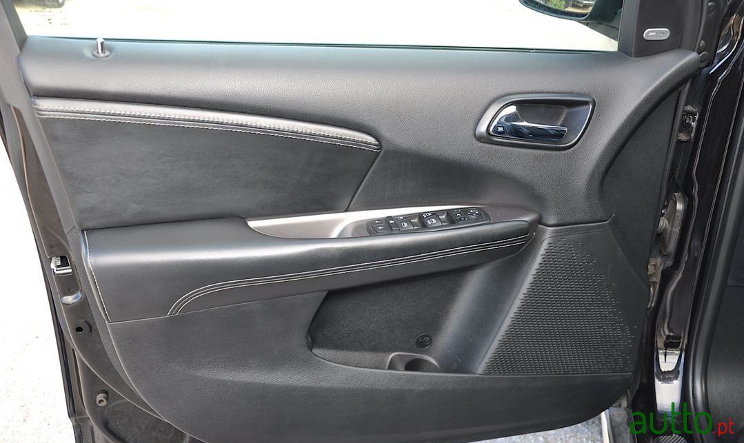 2015' Fiat Freemont photo #4