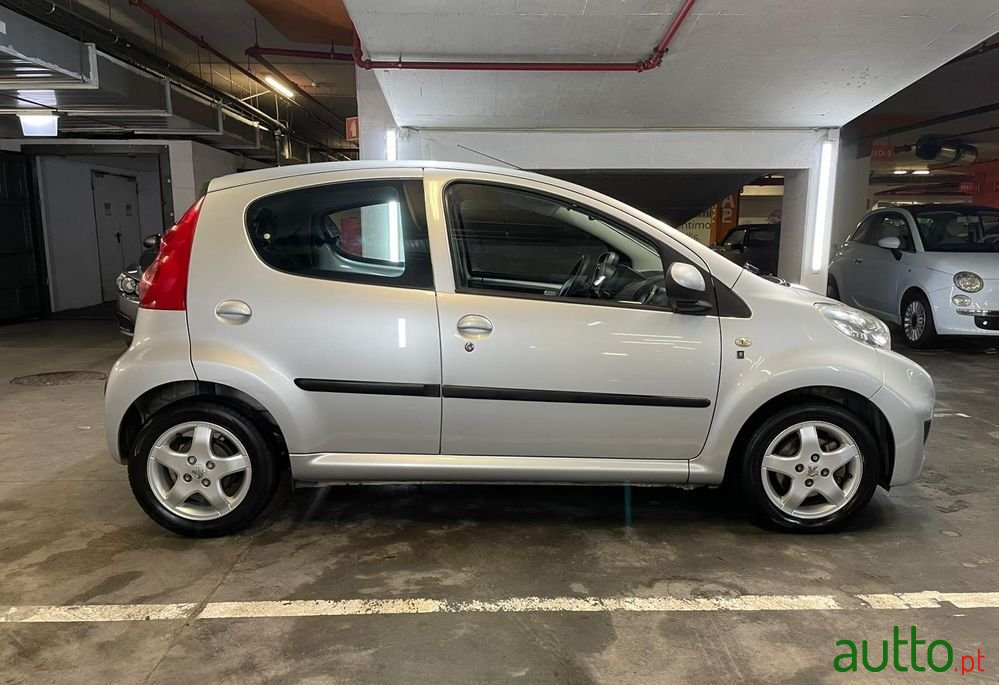 2010' Peugeot 107 photo #4