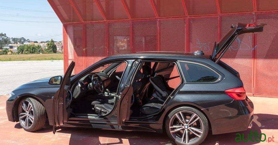 2015' BMW 320 Pack M photo #2