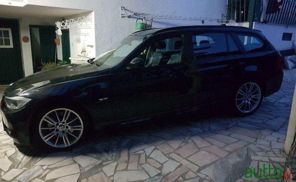 2010' BMW 320 318D photo #2