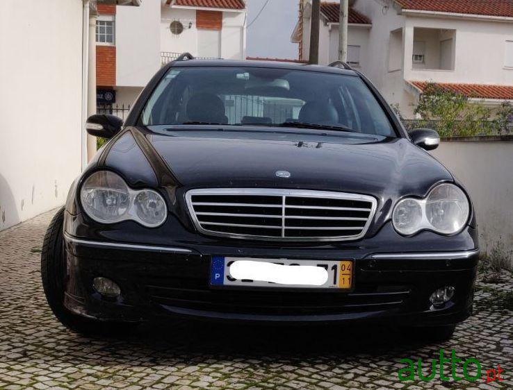 2004' Mercedes-Benz C-220 Advangard photo #2
