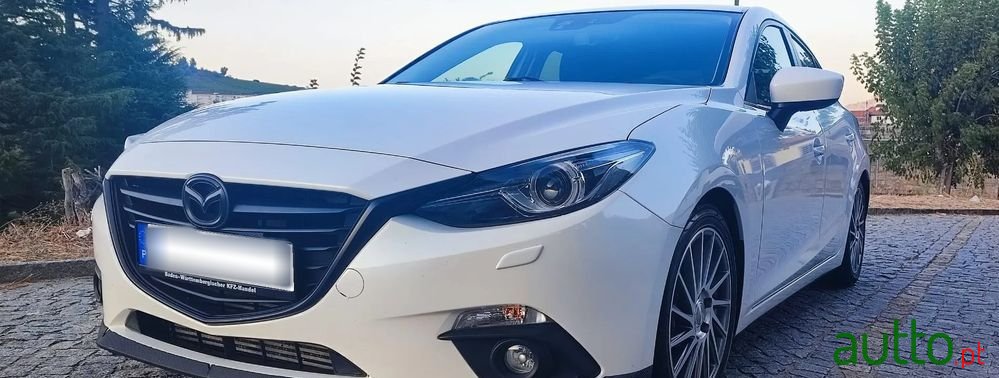 2015' Mazda 3 Skyactiv-D photo #3