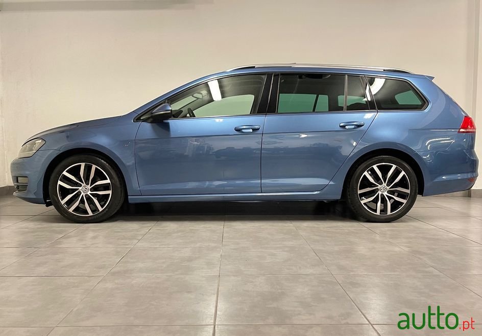 2013' Volkswagen Golf photo #2