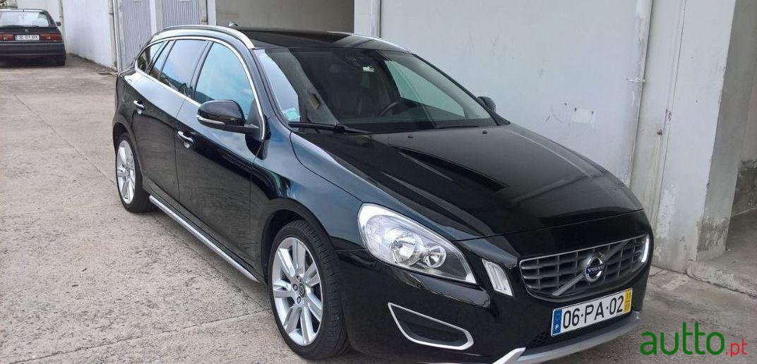 2011' Volvo V60 D5 2.4 205Cv Summum photo #3