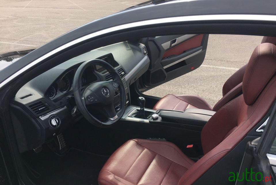 2010' Mercedes-Benz E-250 photo #5