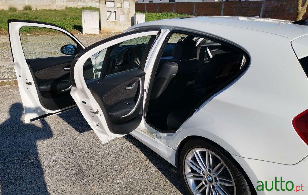 2007' BMW 118 D photo #2