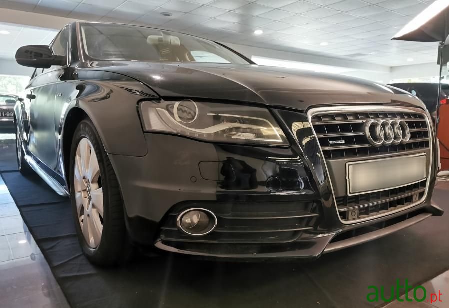 2011' Audi A4 2.0 Tdi Quattro Sport photo #5