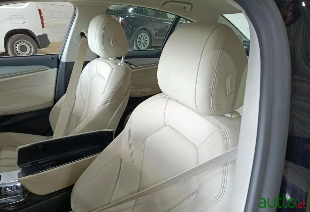 2020' BMW Série 5 D Auto photo #3