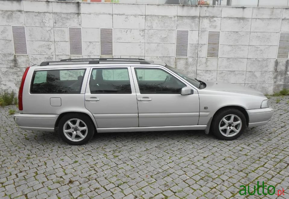 1999' Volvo V70 photo #5