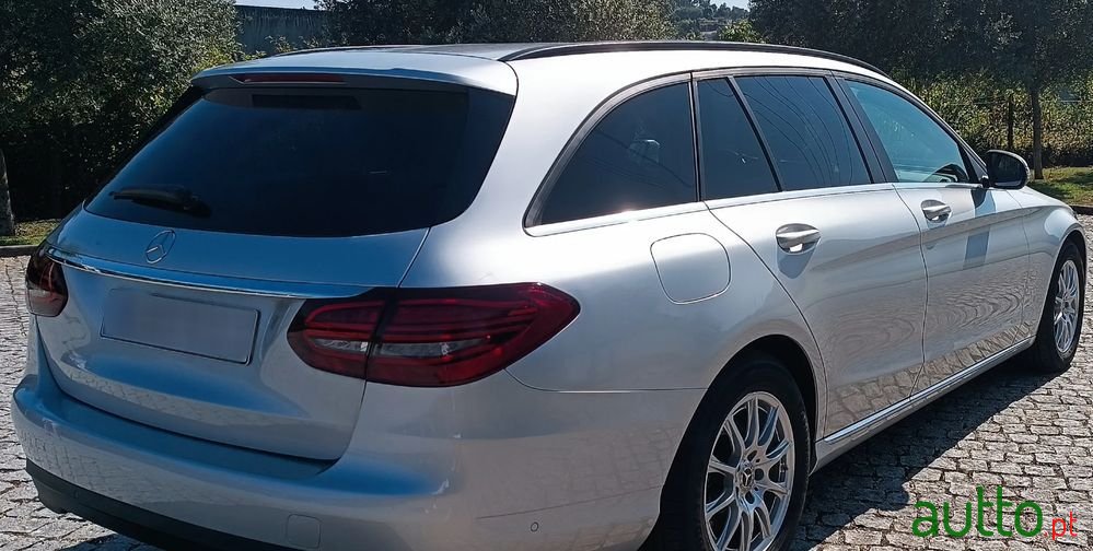 2019' Mercedes-Benz Classe C photo #5