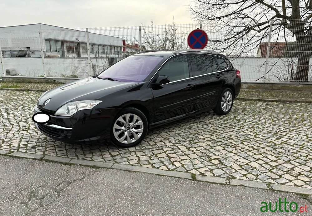2009' Renault Laguna Break photo #1