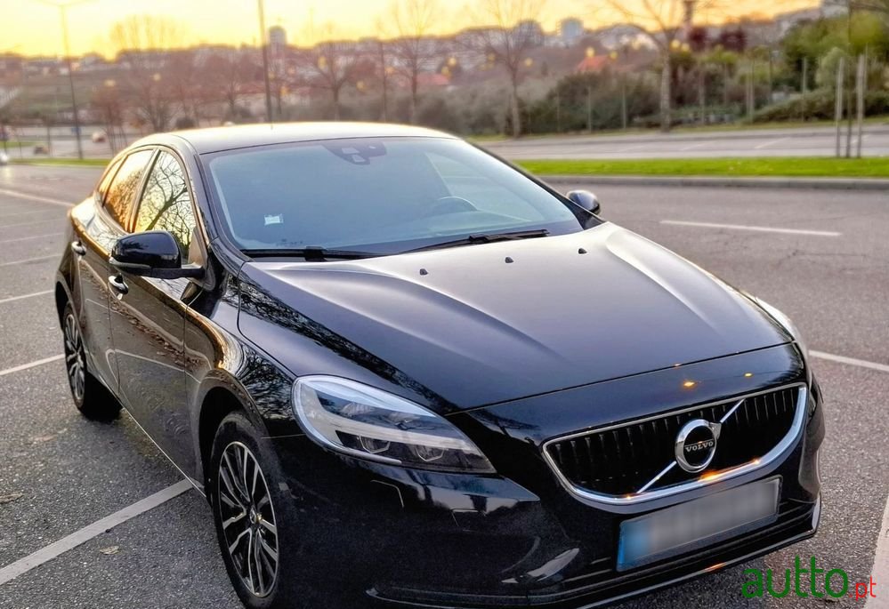 2016' Volvo V40 photo #1