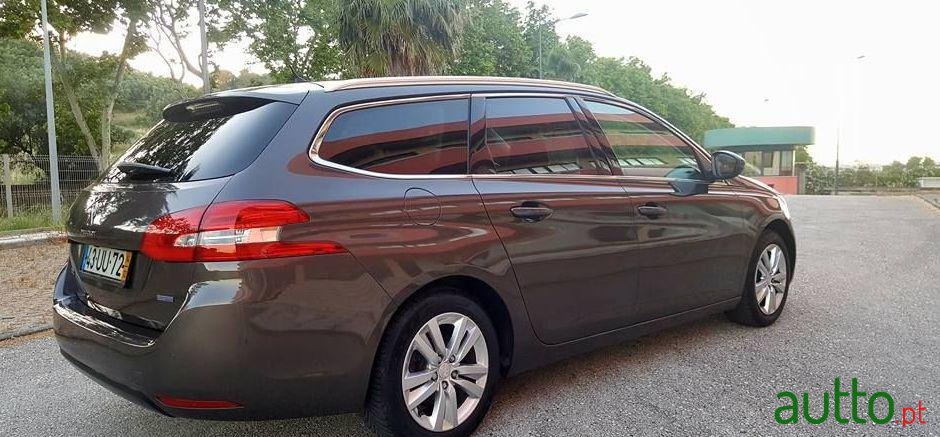 2014' Peugeot 308 Sw photo #2