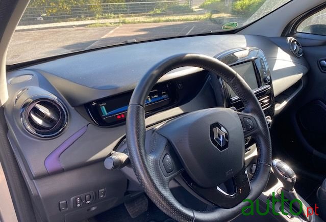 2019' Renault Zoe photo #5