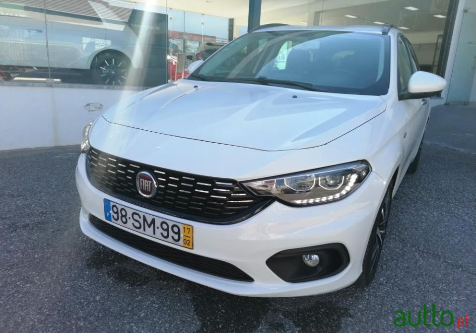 2017' Fiat Tipo Station Wagon photo #2