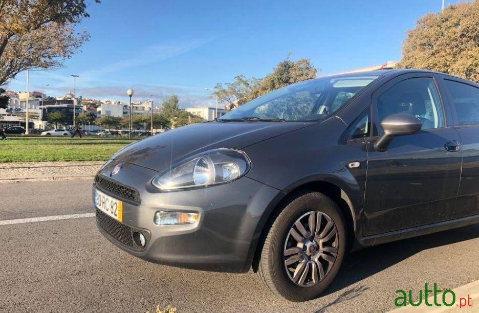 2016' Fiat Punto photo #2