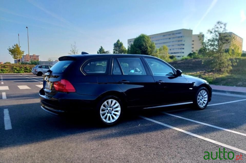 2009' BMW 318 photo #3