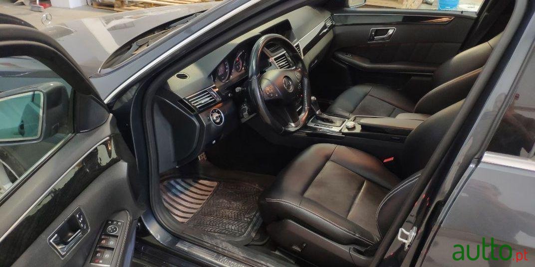 2010' Mercedes-Benz E-250 photo #5