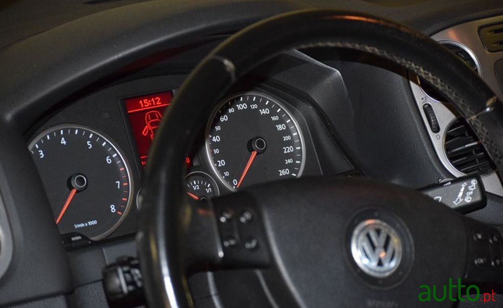 2008' Volkswagen Tiguan photo #2