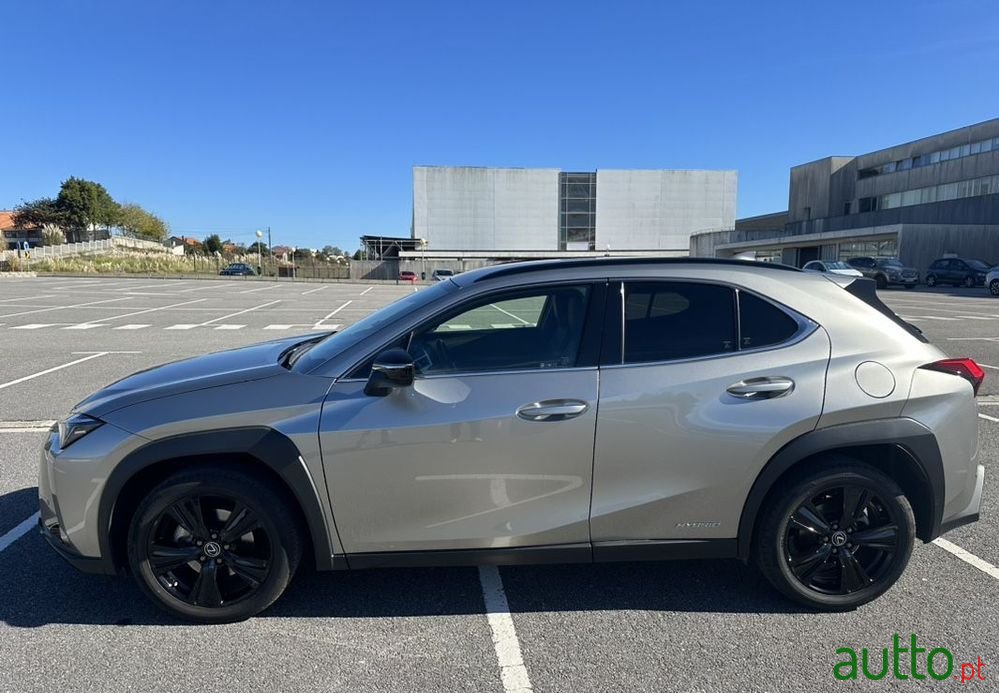 2022' Lexus UX 250h Special Edition photo #4
