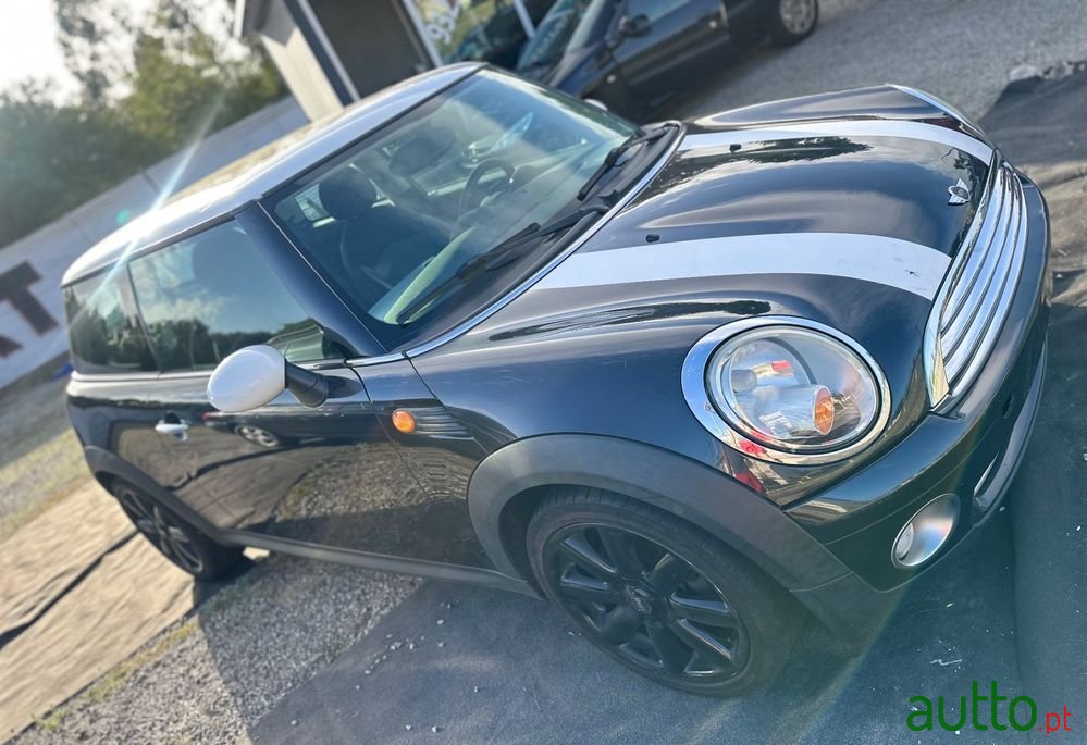 2007' MINI Cooper 3 Portas photo #6