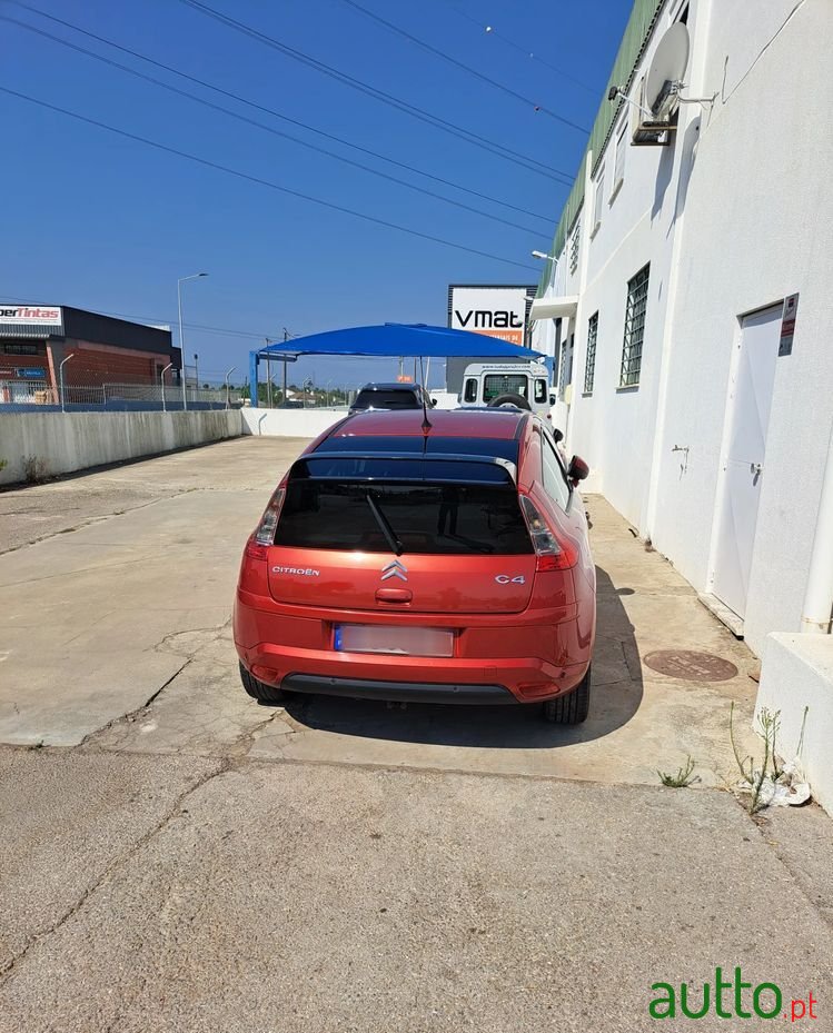 2010' Citroen C4 1.6 Thp Vts photo #2