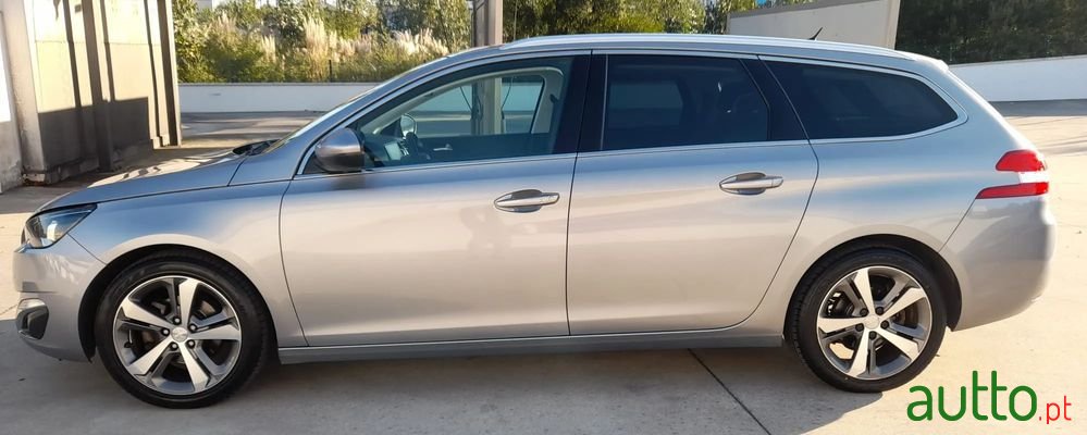 2016' Peugeot 308 Sw photo #1