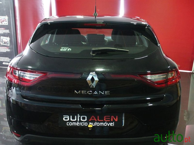 2015' Renault Megane photo #4