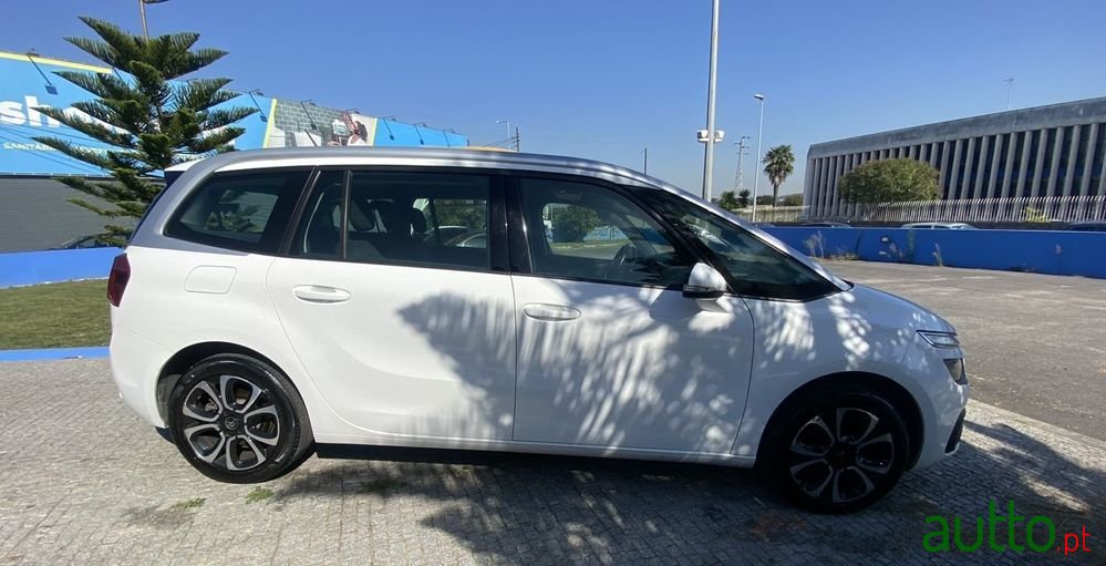 2019' Citroen Grand C4 SpaceTourer photo #6