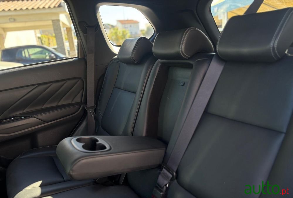 2019' Mitsubishi Outlander 2.4 Intense photo #6