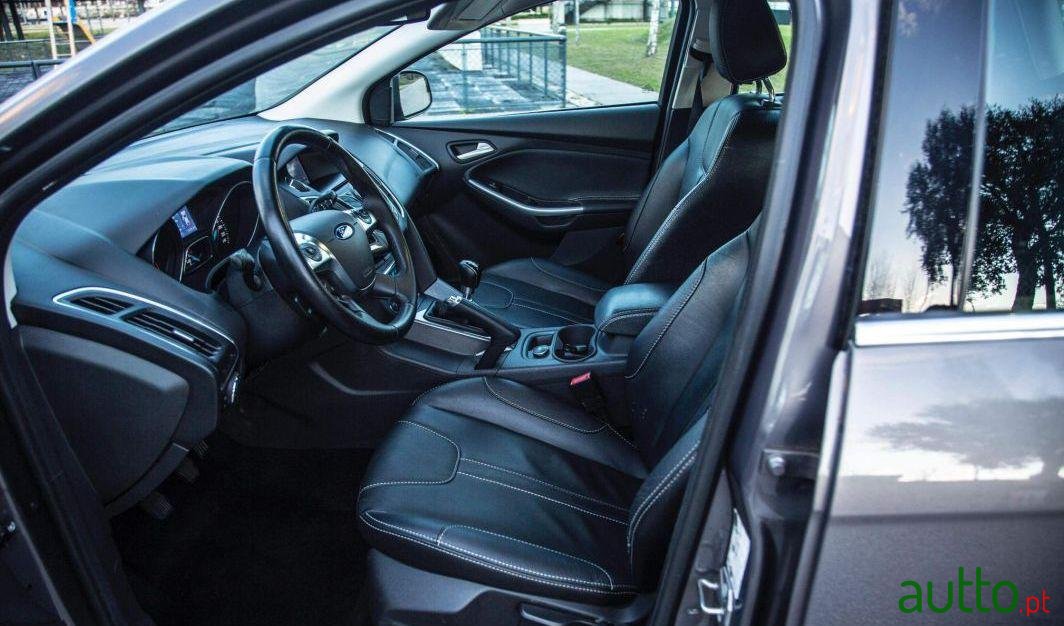 2013' Ford Focus Sw photo #1