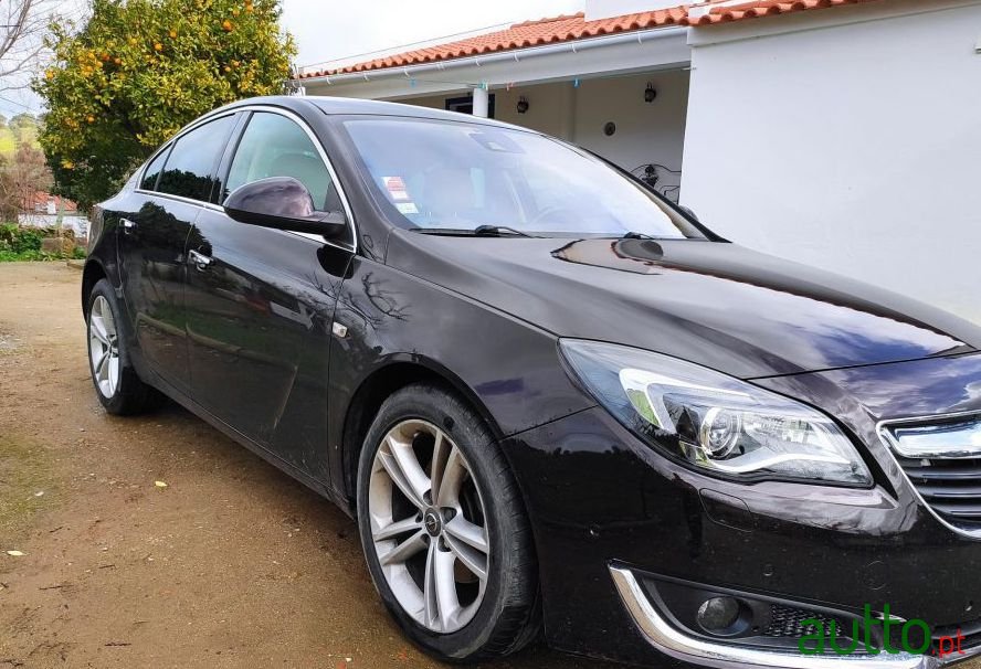 2014' Opel Insignia photo #3