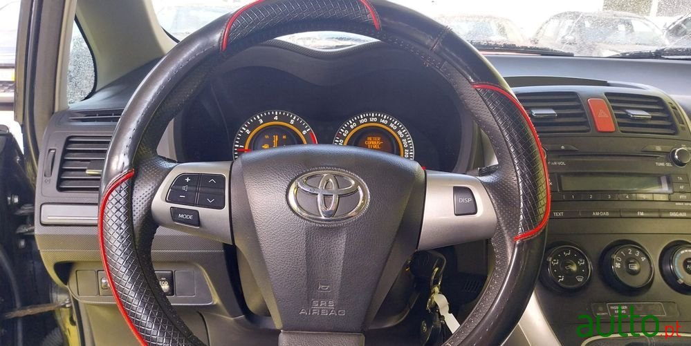 2010' Toyota Auris 1.33 Vvt-I photo #5