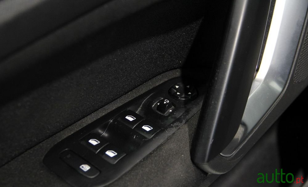 2016' Peugeot 308 1.6 Bluehdi Style photo #6