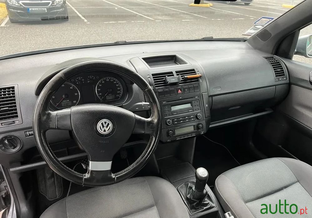 2008' Volkswagen Polo photo #6