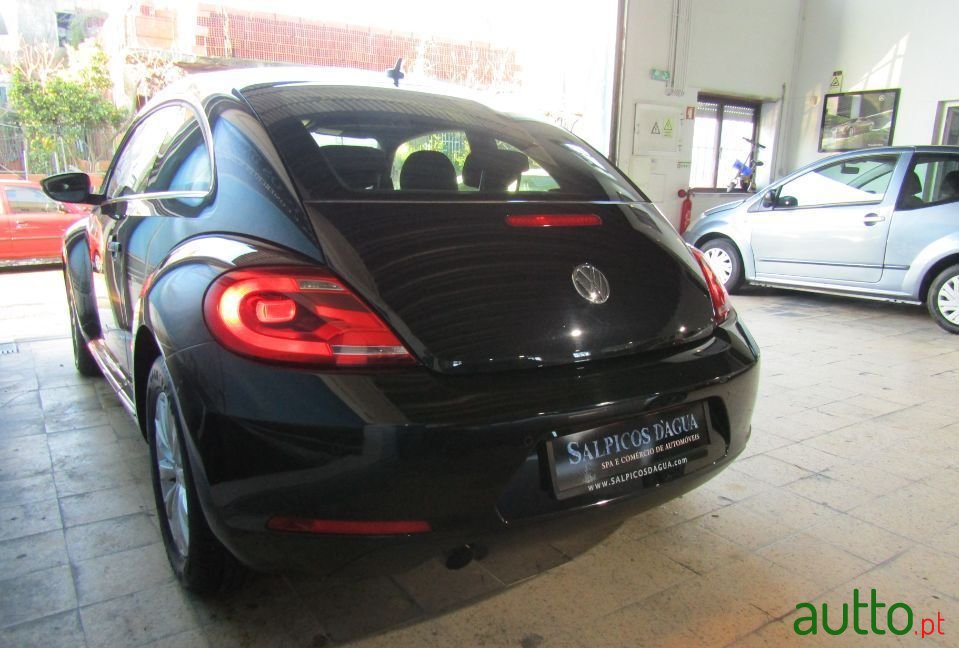 2012' Volkswagen New Beetle photo #4