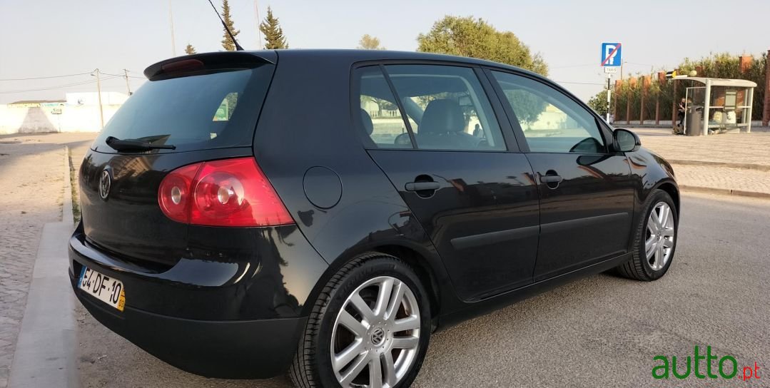 2007' Volkswagen Golf photo #4