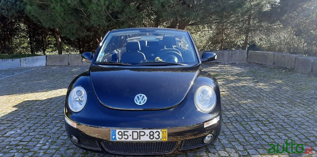 2007' Volkswagen New Beetle photo #2