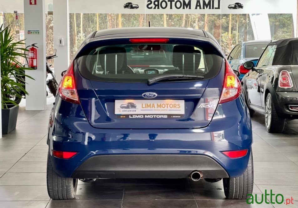 2015' Ford Fiesta photo #5